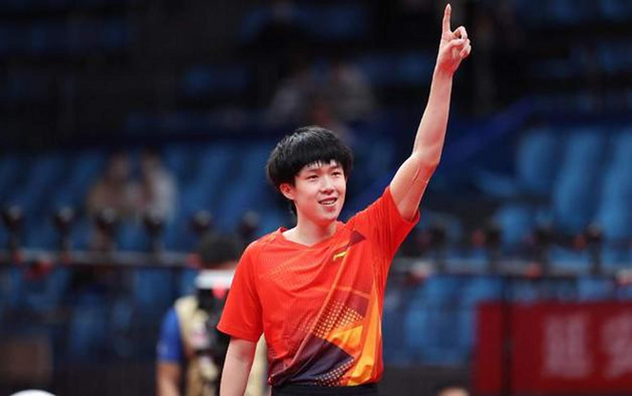 却反映出球 却反映出球